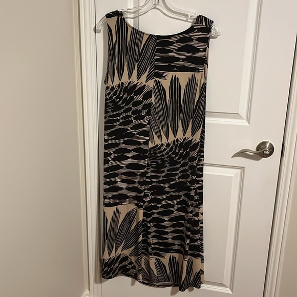 Plus size dress - Picture 2 of 6